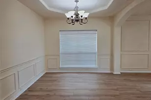 5207 W Cove Way, Grand Prairie, TX 75052 - Photo 5