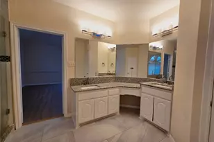 5207 W Cove Way, Grand Prairie, TX 75052 - Photo 15