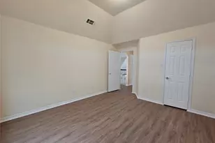 5207 W Cove Way, Grand Prairie, TX 75052 - Photo 23