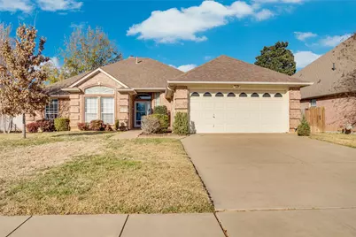 530 Queens Way, Grand Prairie, TX 75052 - Photo 3