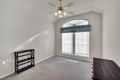 530 Queens Way, Grand Prairie, TX 75052 - Photo 21