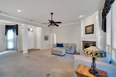 530 Queens Way, Grand Prairie, TX 75052 - Photo 5