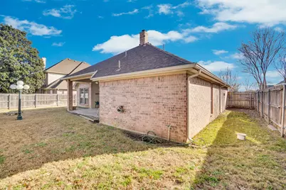 530 Queens Way, Grand Prairie, TX 75052 - Photo 25