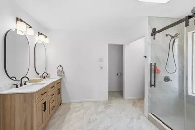 1105 Meadow Crest Lane, Mansfield, TX 76063 - Photo 23