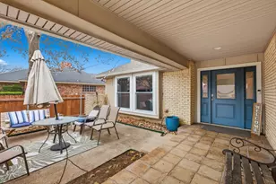 1105 Meadow Crest Ln, Mansfield, TX 76063 - Photo 3