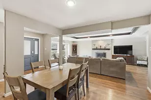 1105 Meadow Crest Ln, Mansfield, TX 76063 - Photo 9