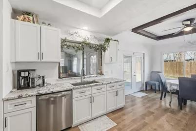 1105 Meadow Crest Lane, Mansfield, TX 76063 - Photo 15