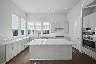 381 E Greenbriar Lane #1501, Dallas, TX 75203 - Photo 5