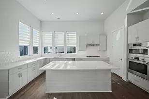 381 E Greenbriar Ln, Dallas, TX 75203 - Photo 5