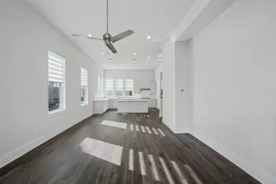 381 E Greenbriar Lane #1501, Dallas, TX 75203 - Photo 3
