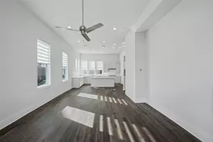 381 E Greenbriar Ln, Dallas, TX 75203 - Photo 3