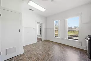 5525 Bakers Ln, Haltom City, TX 76117 - Photo 17