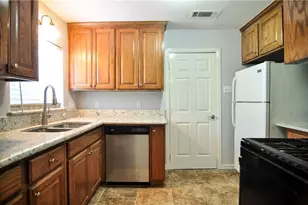 3918 Hawick Ln, Dallas, TX 75220 - Photo 9