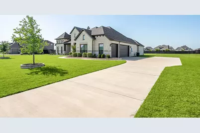 8220 Stonewall Drive, Waxahachie, TX 75167 - Photo 3