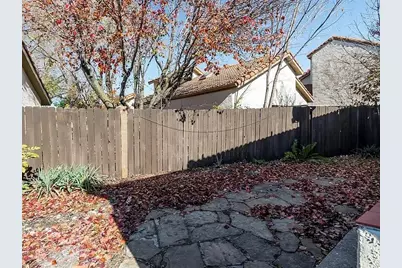 631 Fiesta Circle, Irving, TX 75063 - Photo 3