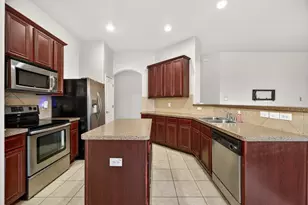 2720 Furlong Dr, Grand Prairie, TX 75051 - Photo 3
