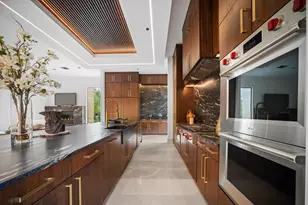 10920 Strait Ln, Dallas, TX 75229 - Photo 11