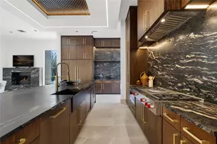 10920 Strait Ln, Dallas, TX 75229 - Photo 11