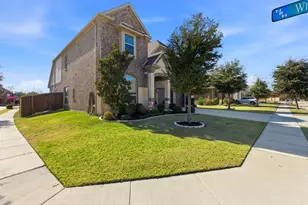 7216 Warwick Ct, North Richland Hills, TX 76180 - Photo 3