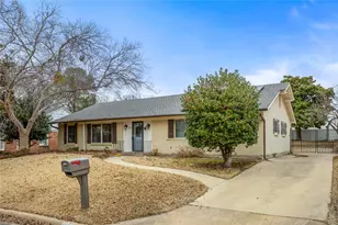 1401 Greenbrier Dr, Sherman, TX 75092 - Photo 3