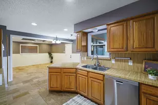 1521 Barclay Dr, Carrollton, TX 75007 - Photo 9