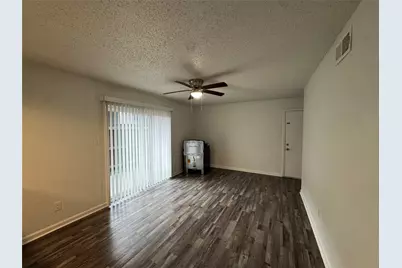 762 E Warrior Trail #A, Grand Prairie, TX 75052 - Photo 5