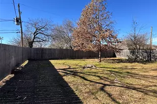 5204 Hideaway Ct, Arlington, TX 76017 - Photo 9