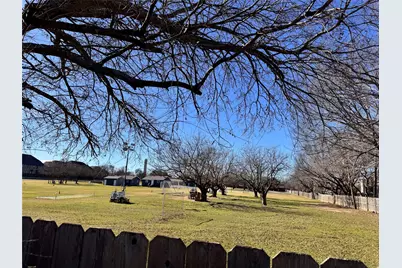 5204 Hideaway Court, Arlington, TX 76017 - Photo 11