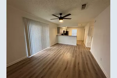 762 E Warrior Trail #D, Grand Prairie, TX 75052 - Photo 5