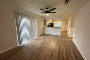 762 E Warrior Trail, Grand Prairie, TX 75052 - Photo 5