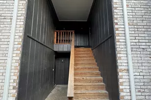 762 E Warrior Trail, Grand Prairie, TX 75052 - Photo 11