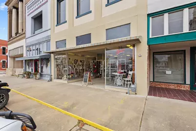 405 N Main Street, Bonham, TX 75418 - Photo 1