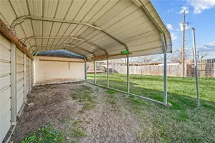 110 Renfro St, Grand Prairie, TX 75051 - Photo 23