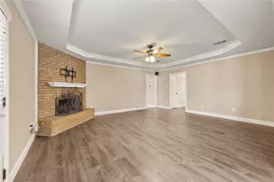 110 Renfro St, Grand Prairie, TX 75051 - Photo 5