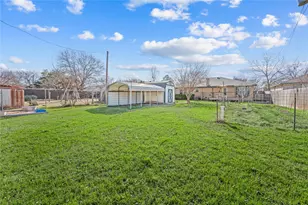 110 Renfro St, Grand Prairie, TX 75051 - Photo 25