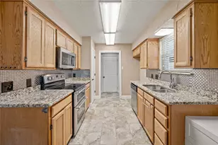 110 Renfro St, Grand Prairie, TX 75051 - Photo 7