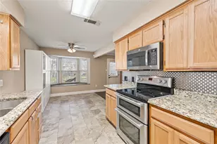 110 Renfro St, Grand Prairie, TX 75051 - Photo 9