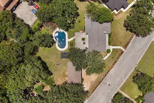 425 Oakhill Dr, Denton, TX 76201 - Photo 3