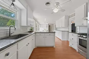 425 Oakhill Dr, Denton, TX 76201 - Photo 11