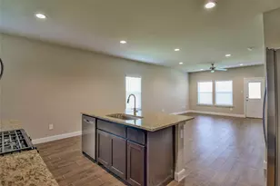 676 Capstone Cir, Granbury, TX 76048 - Photo 3