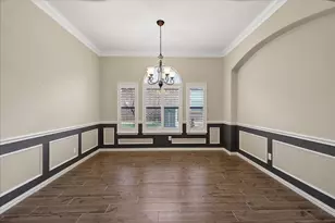 829 Greenwood Dr, Burleson, TX 76028 - Photo 9