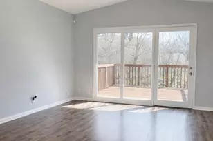 8719 Gladwood Ln, Dallas, TX 75243 - Photo 11