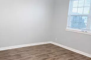 8719 Gladwood Ln, Dallas, TX 75243 - Photo 7