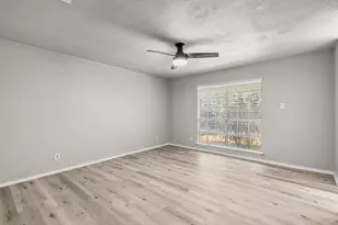 1700 Laurel Lake Dr, Waco, TX 76710 - Photo 9