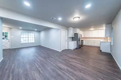 1725 Camara Court, Grand Prairie, TX 75051 - Photo 9