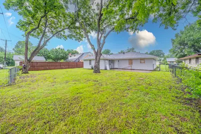 1725 Camara Court, Grand Prairie, TX 75051 - Photo 23