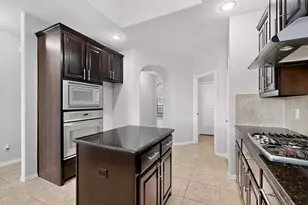 9505 Cypress Lake Dr, Fort Worth, TX 76036 - Photo 7