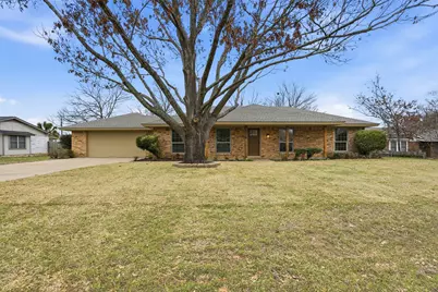 1215 Bradley Drive, Cleburne, TX 76033 - Photo 3