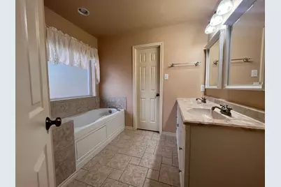 10001 Hilltop Drive, Cleburne, TX 76033 - Photo 27