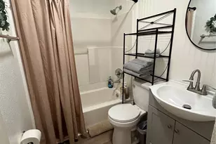 501 N Travis St, Granbury, TX 76048 - Photo 7